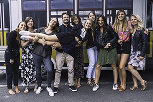 Photo d'un groupe de personnes